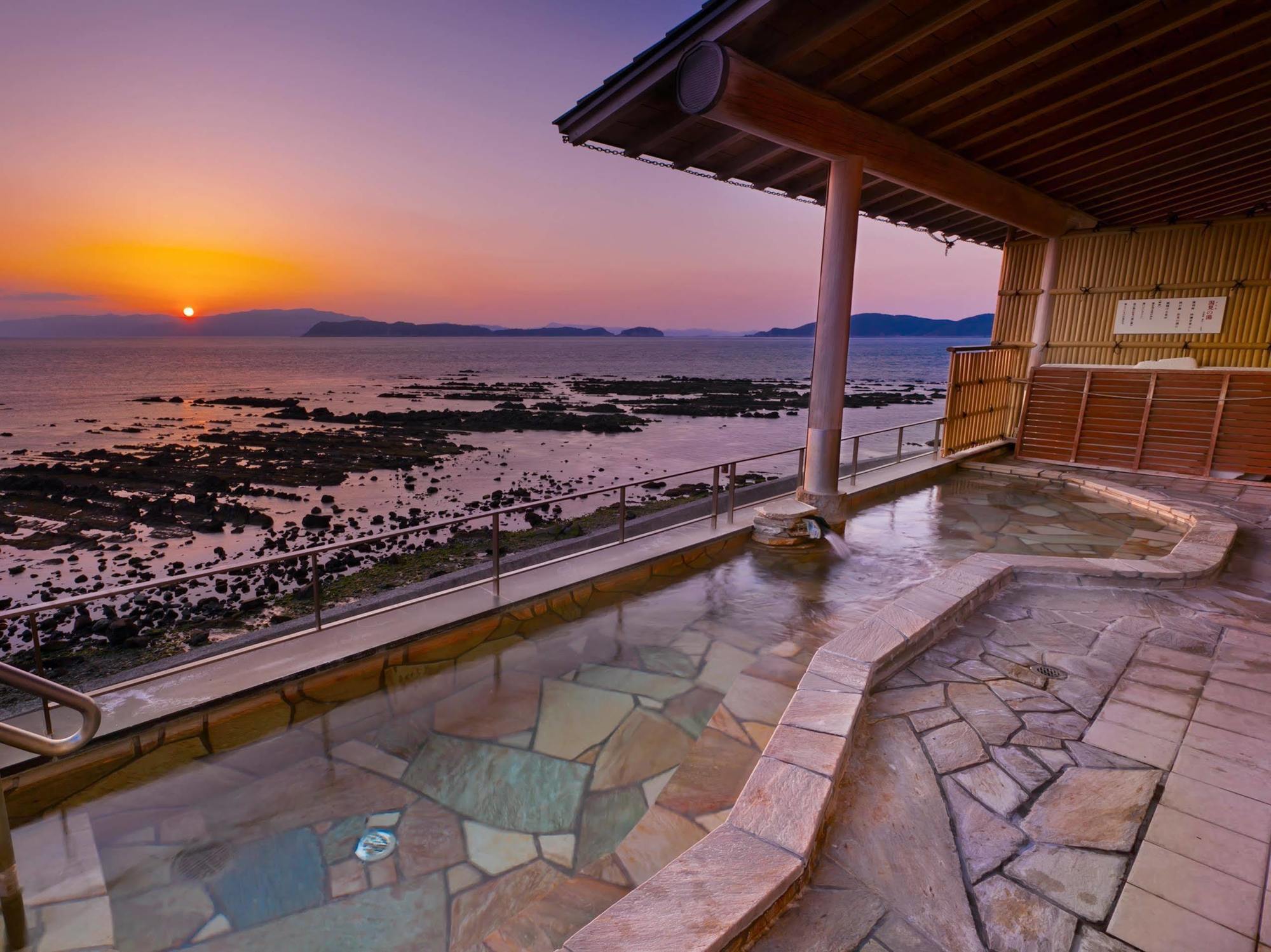 Hotel Wakayama Kada Onsen Kada Kaigetsu Esterno foto