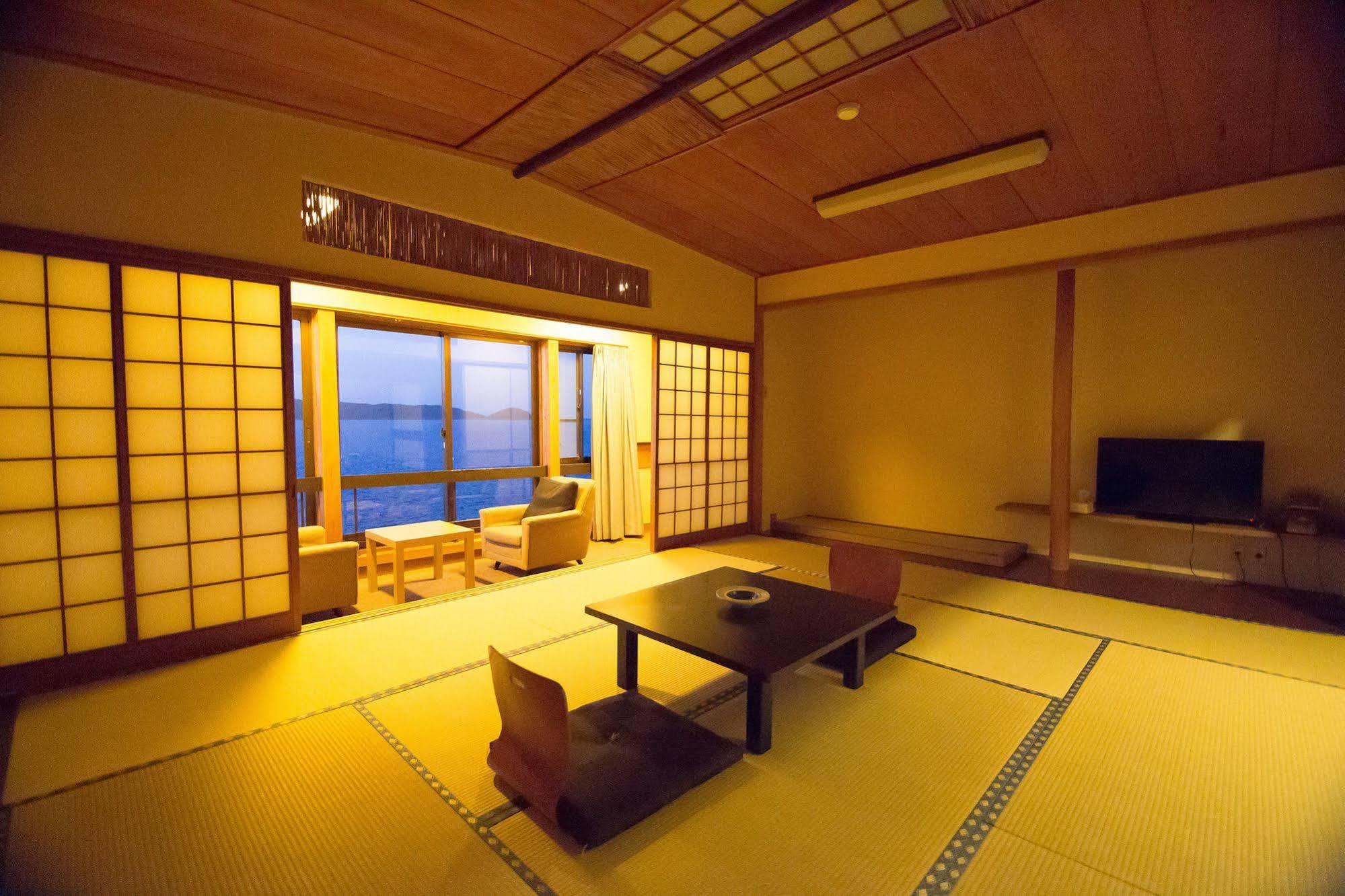 Hotel Wakayama Kada Onsen Kada Kaigetsu Esterno foto