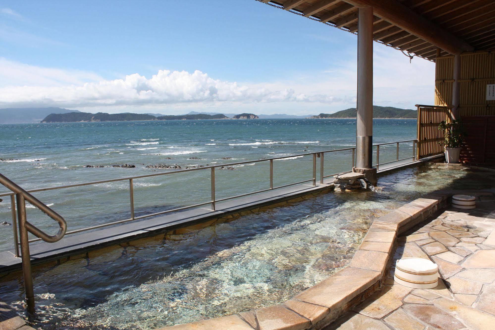 Hotel Wakayama Kada Onsen Kada Kaigetsu Esterno foto